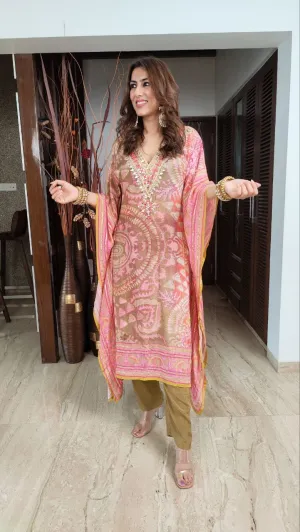 Embroidered Crepe Pink Kaftan Set