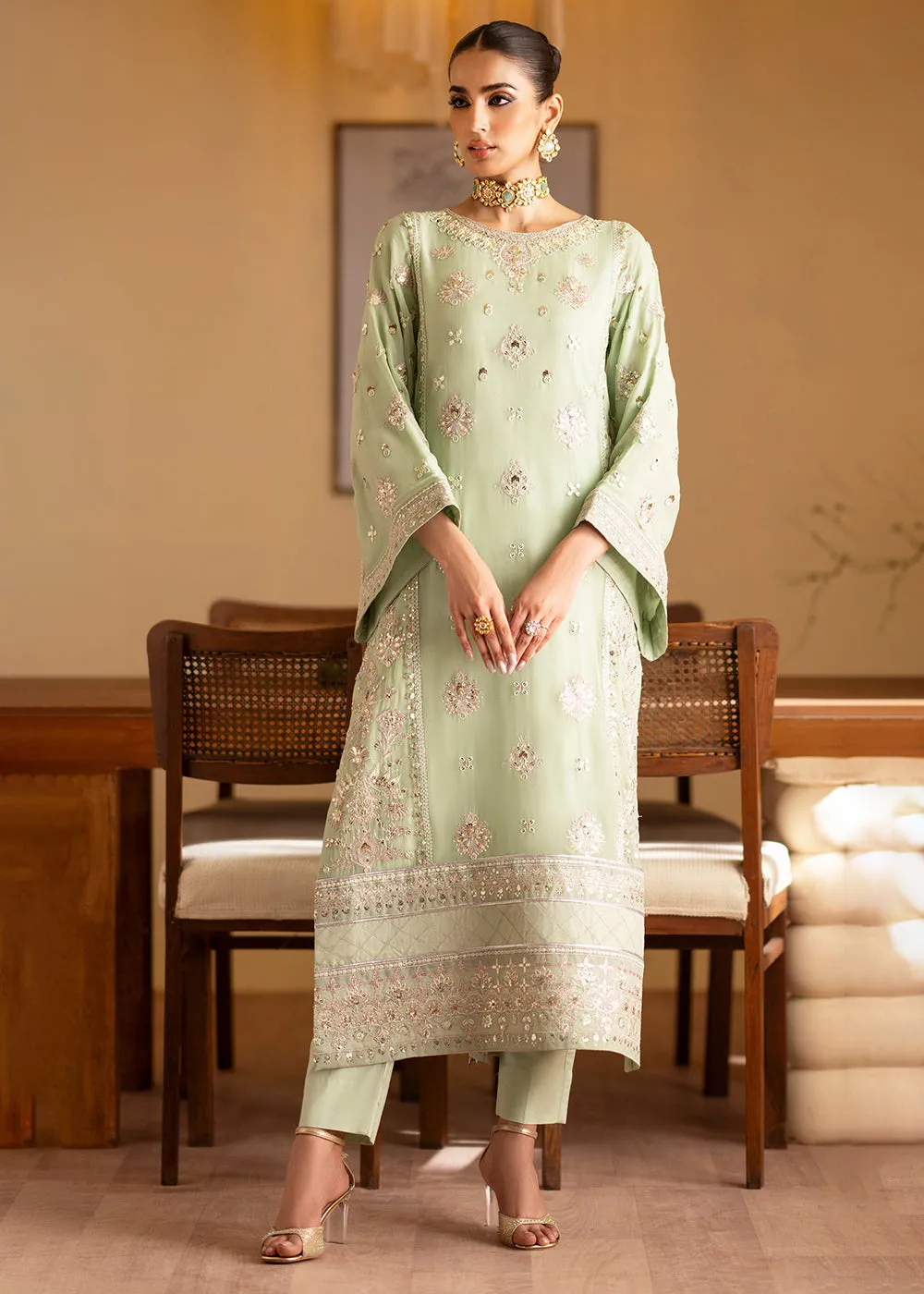 Romansiyyah Luxury Formals '24 by Emaan Adeel | NAJMEH